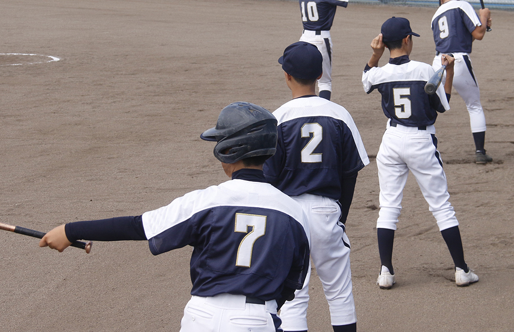 少年野球の試合風景